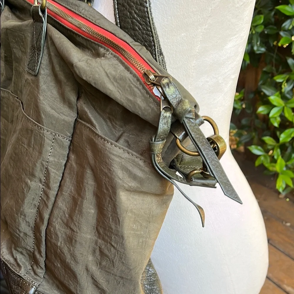 PISTIL Olive Green Shoulder Bag with Leather Handles - Picture 5 of 17